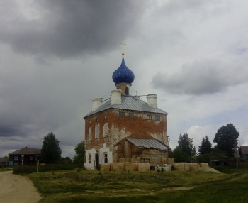Тихвинская церковь в деревне Тимохино Ярославской области