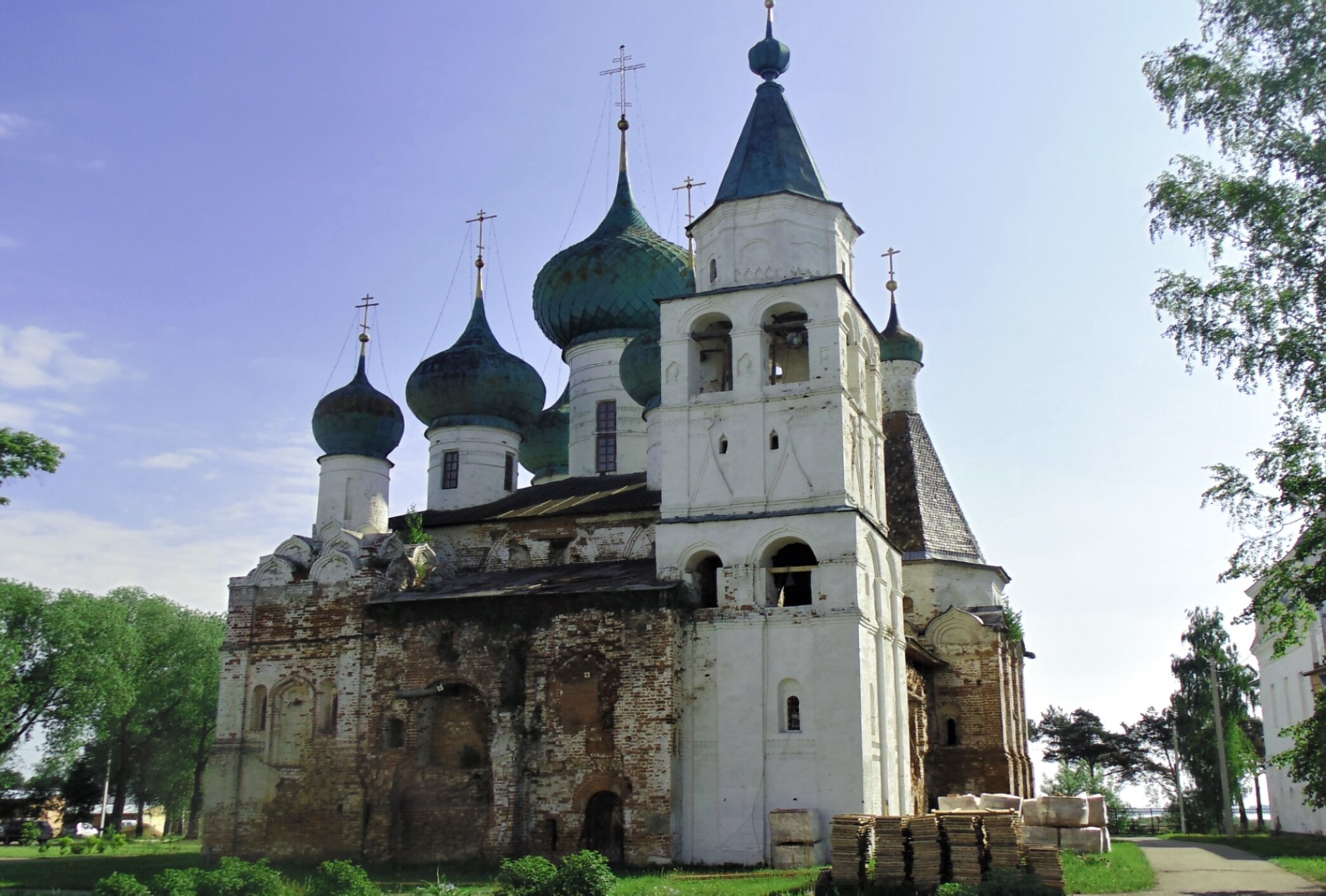 Богоявленский собор Авраамиева Богоявленского монастыря в Ростове Великом