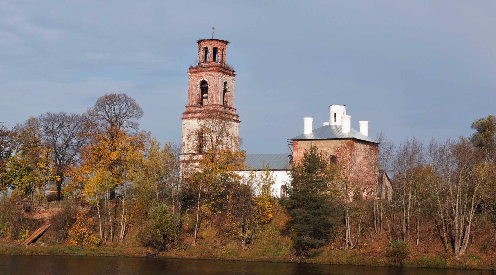 Церковь Смоленской иконы Божией Матери в селе Устье