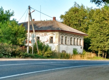 Церковь Воскресенская (Крестовоздвиженская) в селе Лахость