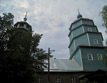 Деревянная Сретенская церковь в деревне Пески