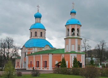 Храм Святых Апостолов Петра и Павла в Ясеневе