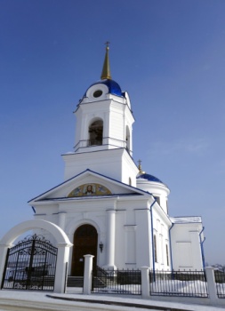 Храм Рождества Пресвятой Богородицы в Добрянке