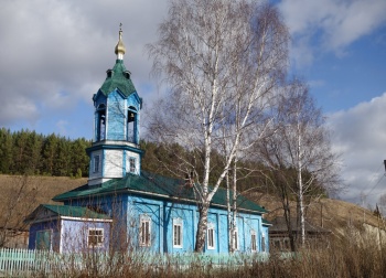 Церковь Воздвижения Креста Господня в деревне Верх-Боровая