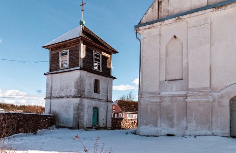 Успенская церковь в деревне Плебань