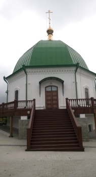 Фотография главного входа в православный храм