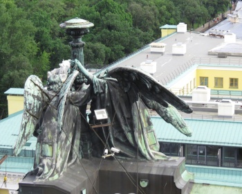 Храм Троицы Живоначальной в Листах: купола и кресты