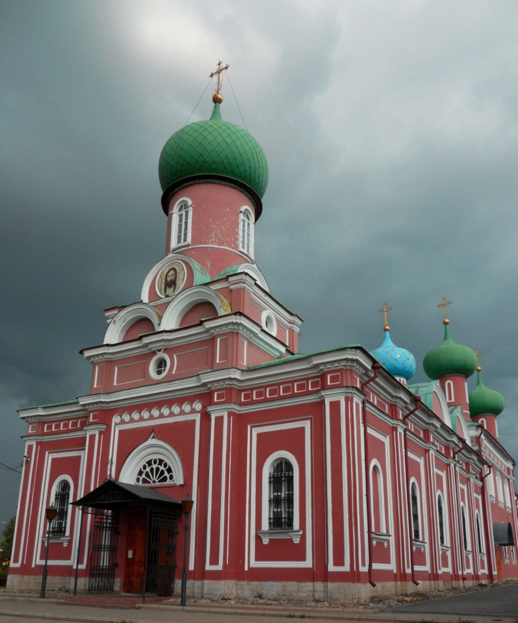 Спасо-Преображенский кафедральный собор в Тихвине
