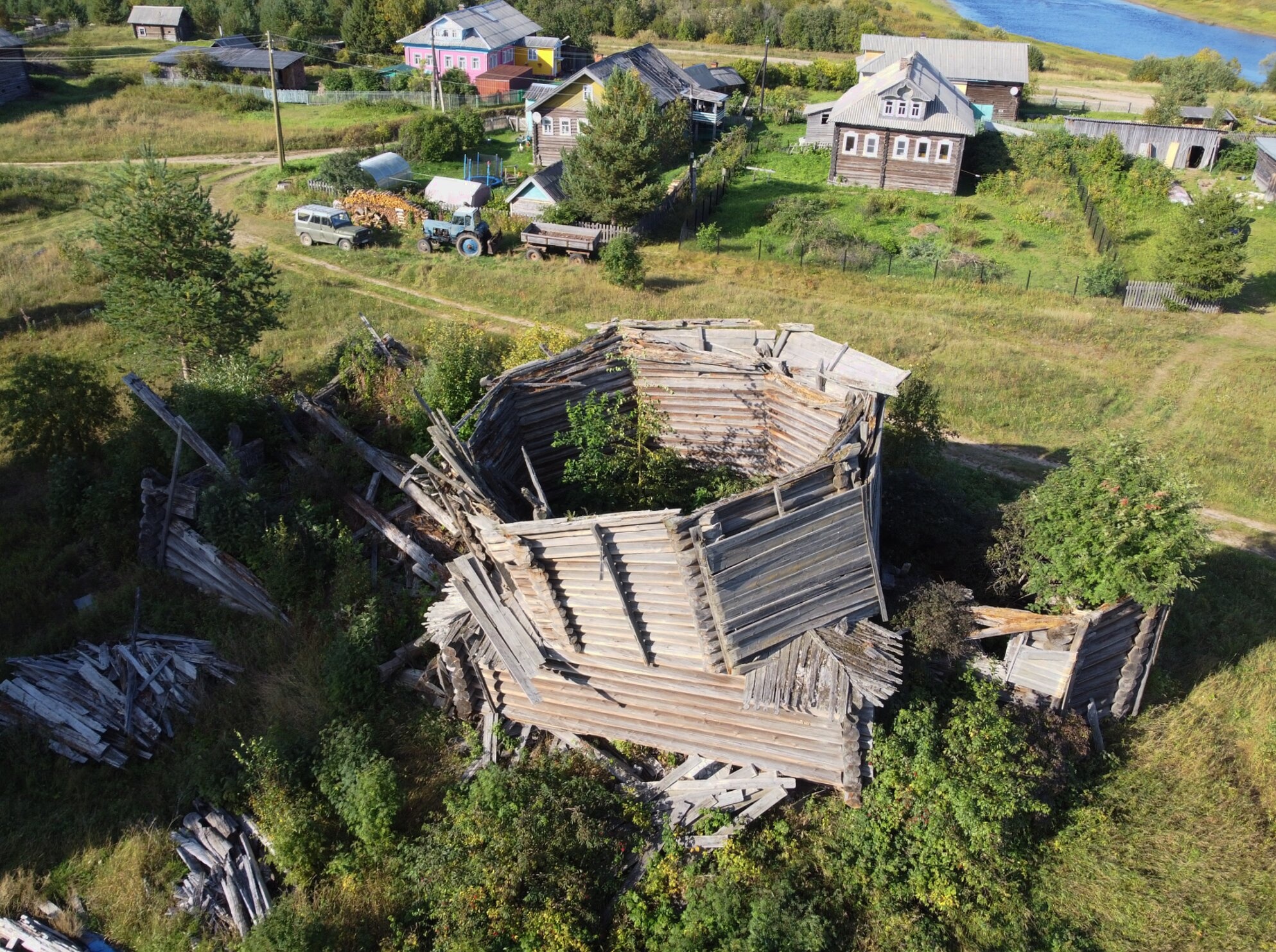 Никольская церковь в Ратонаволоке - памятник деревянного зодчества 1727 года