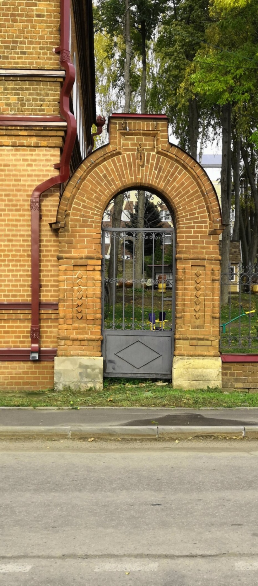 Церковь Николая Чудотворца в Бору - архитектура и ограда