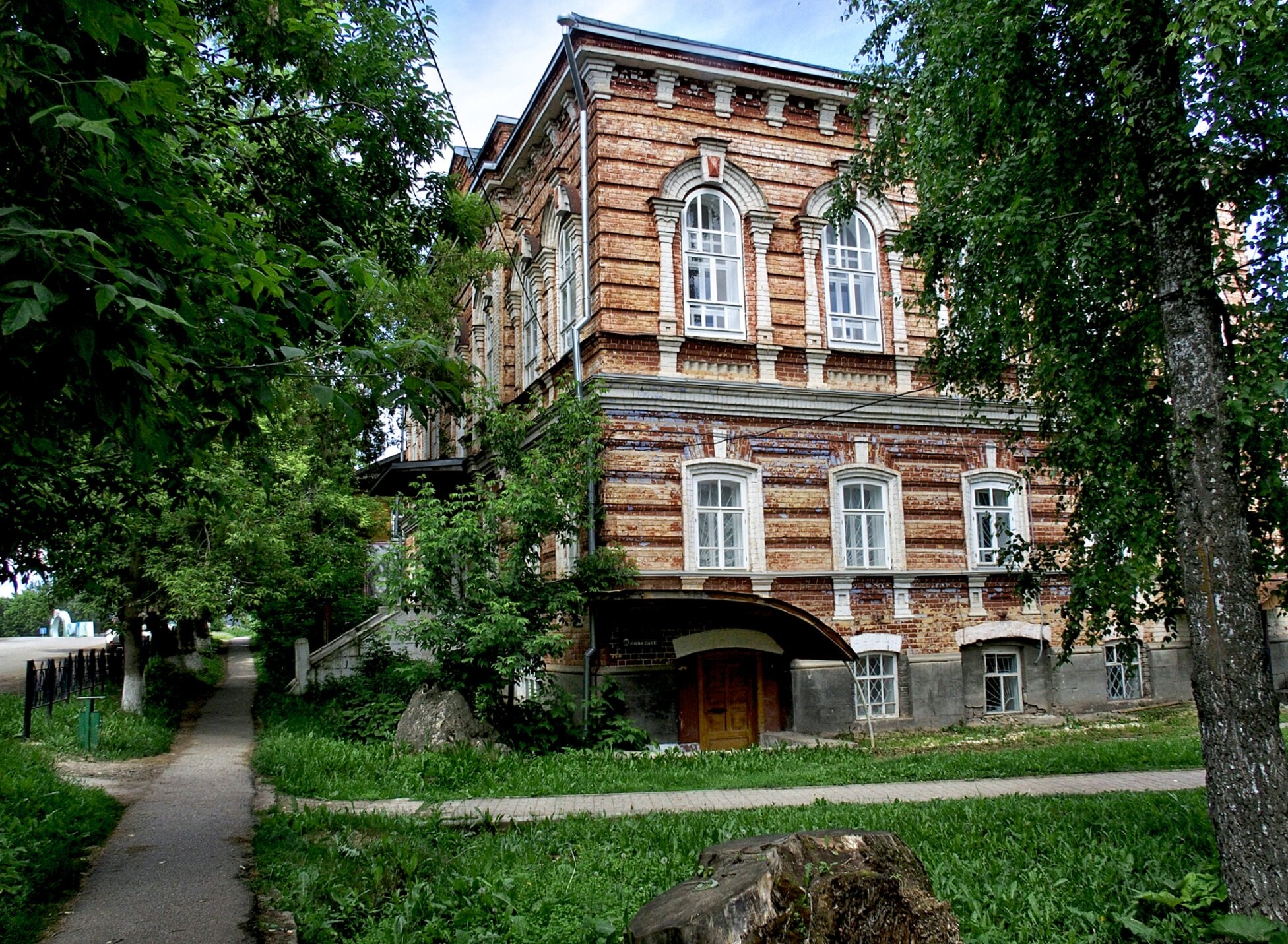 Церковь Воздвижения Креста Господня в Верх-Боровском