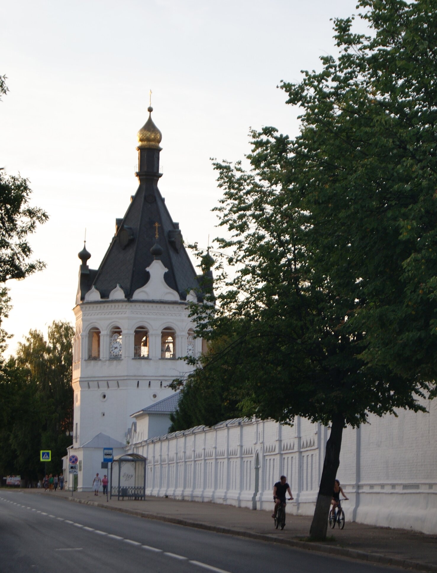 Церковь Воскресения Христова на Дебре в Костроме: фотография архитектурного памятника