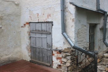 Фрагмент стены Церкви Преображения Господня в Спас-Загорье