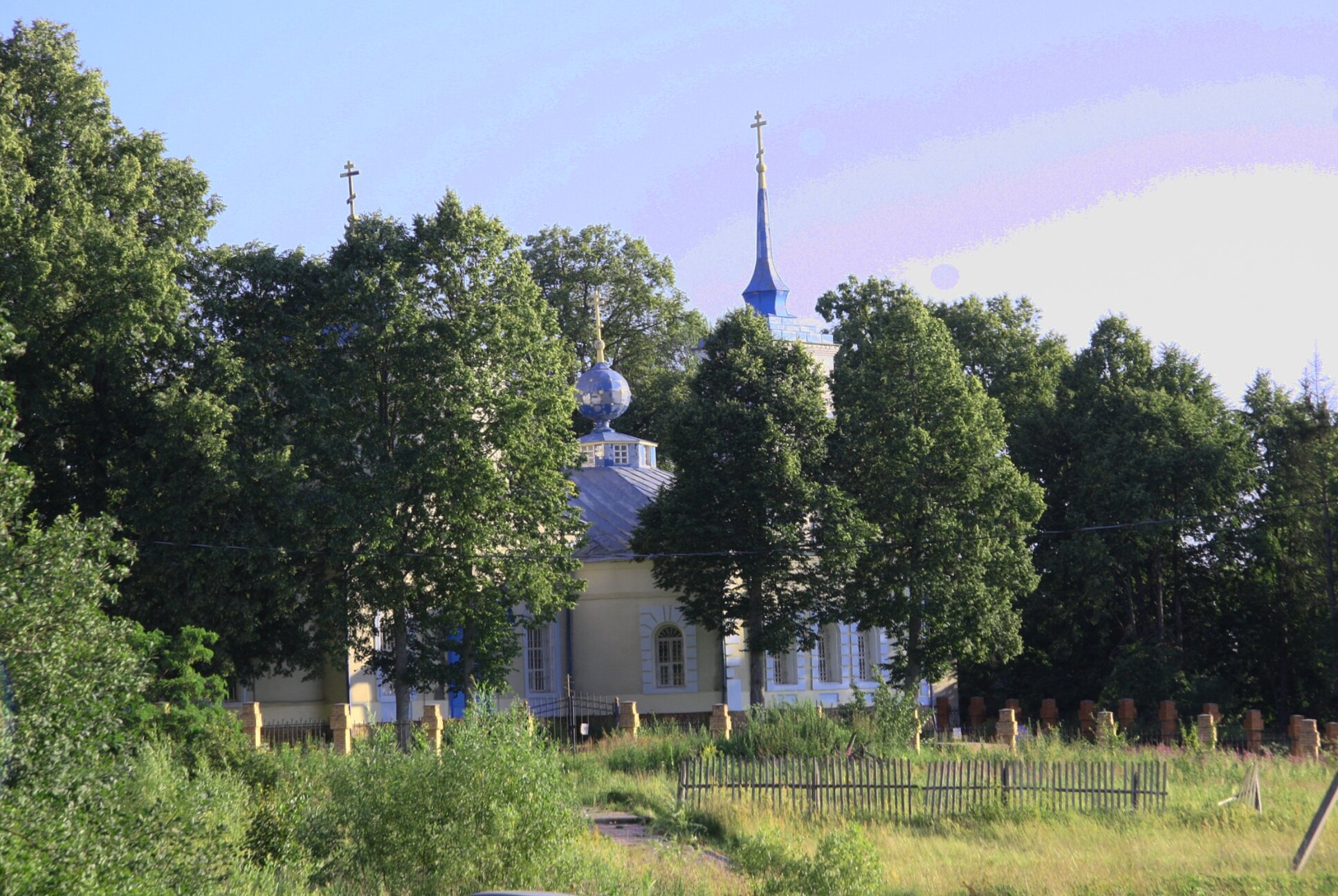Воскресенская церковь в селе Усты