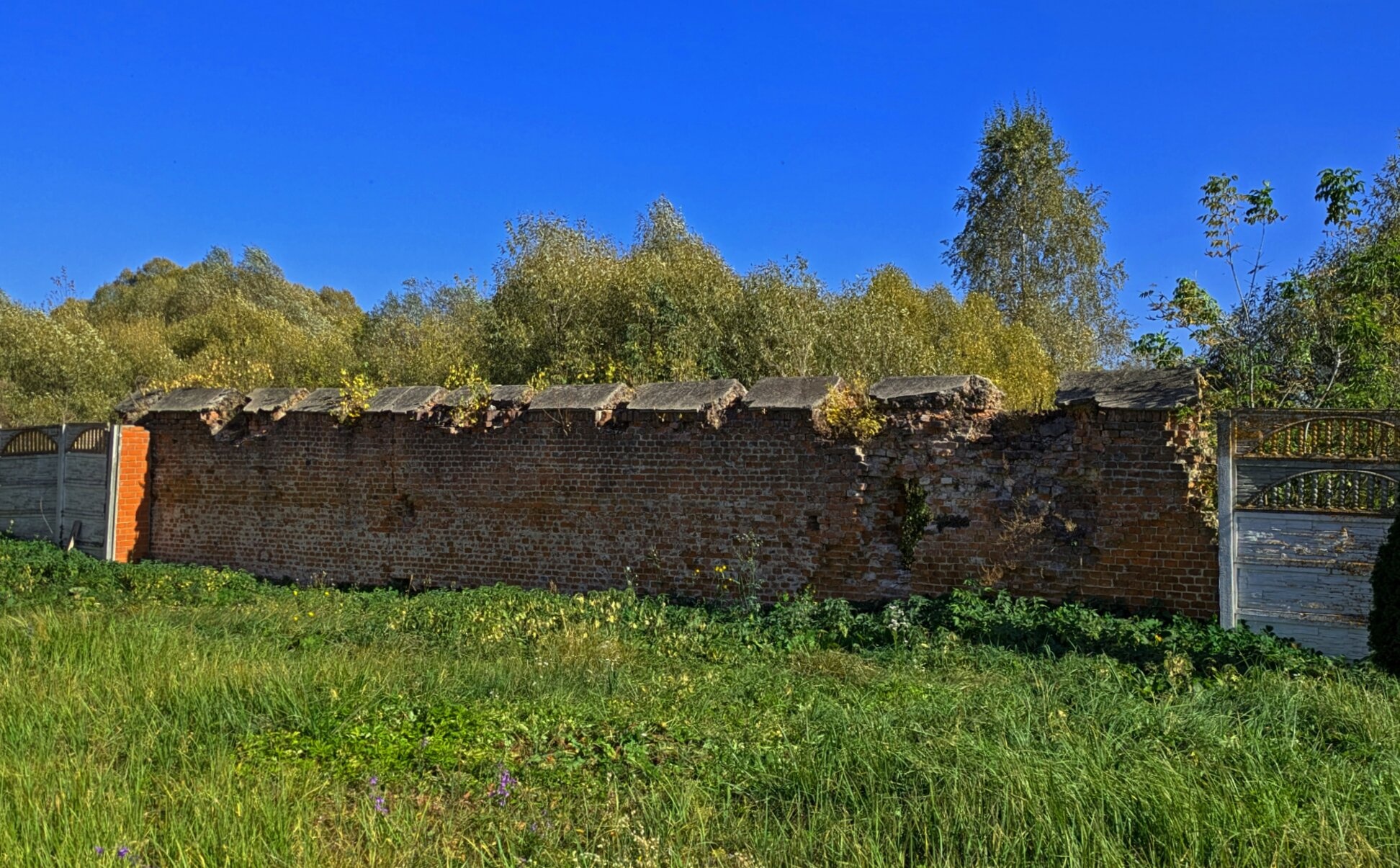 Фрагмент исторической ограды Николо-Одрина монастыря