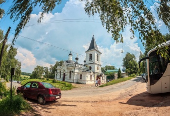 Церковь Воскресения Христова в Тарусе