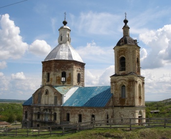 Знаменская церковь в станице Зотовской: история в фотографии