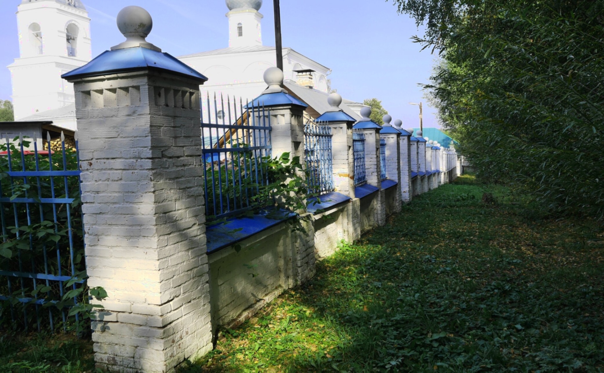 Ограда Церкви Покрова Пресвятой Богородицы в селе Воскресенки
