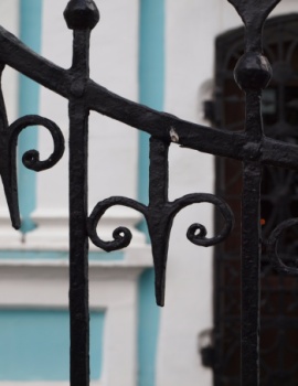 Кованая ограда Введенской церкви в Дмитрове