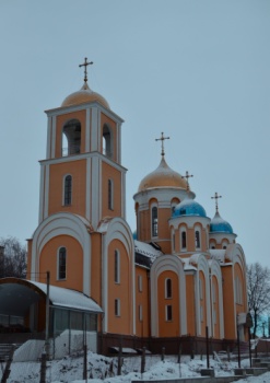 Свято-Николаевский храм в Хмельницком: зимняя фотография архитектурного ансамбля