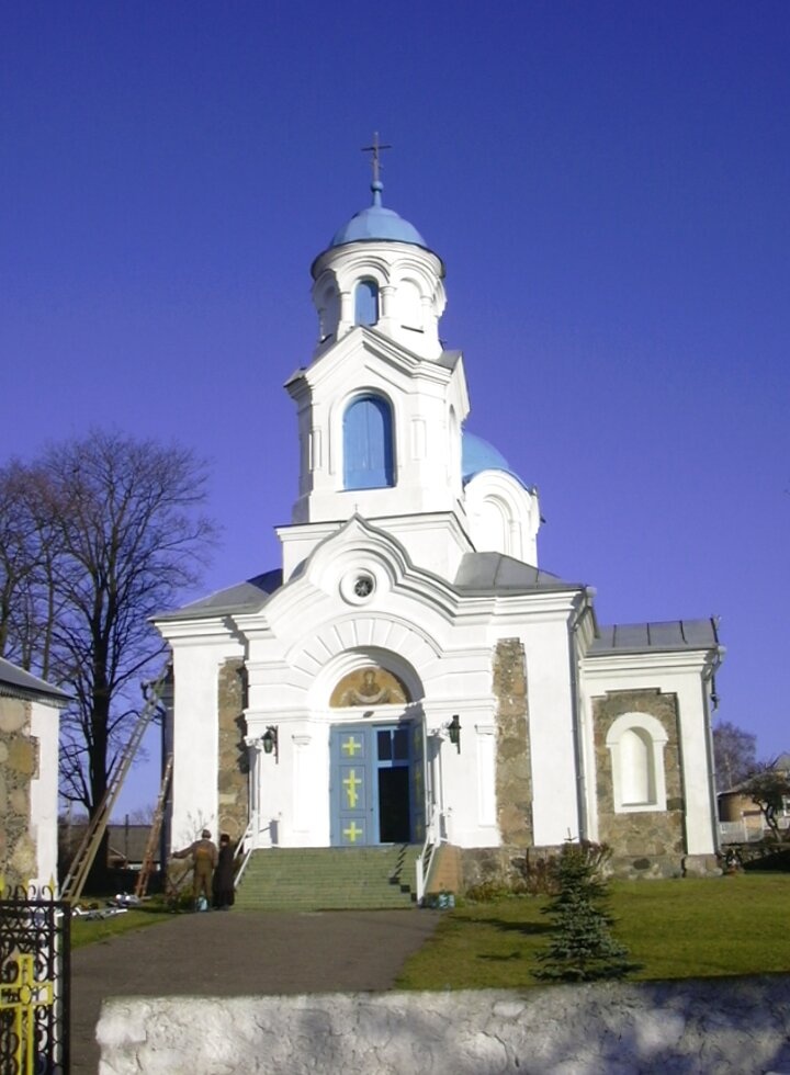 Храм Покрова Пресвятой Богородицы в деревне Красное