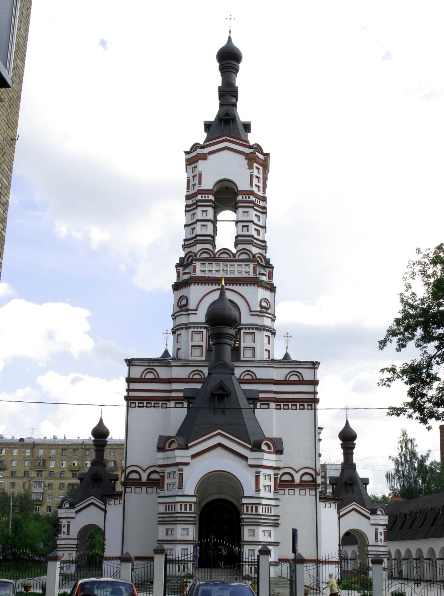 Храм великомученика Димитрия Солунского на Благуше