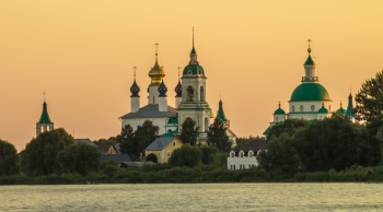 Спасо-Яковлевский Димитриев монастырь на озере Неро