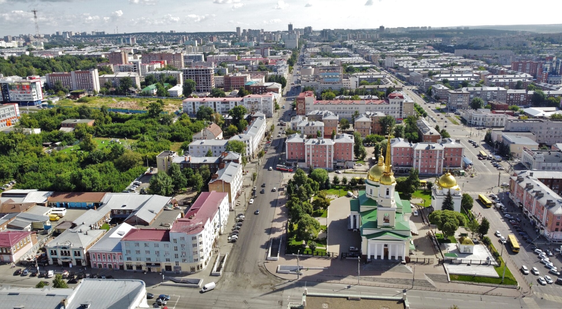 Панорамный вид на Свято-Александро-Невский собор в Ижевске