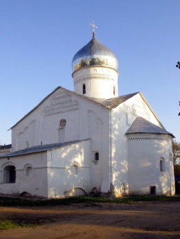 Церковь Димитрия Солунского с колокольней в Великом Новгороде