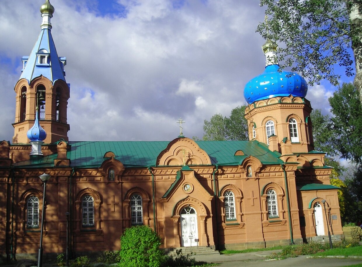 Установка колокола на храм Святого Благоверного князя Александра Невского в Пскове