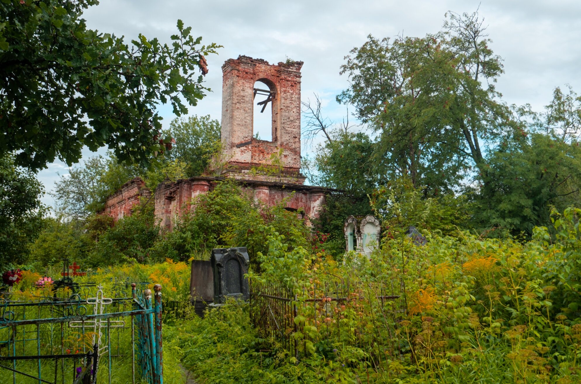 Церковь Пресвятой Троицы в Горка-Хваловской