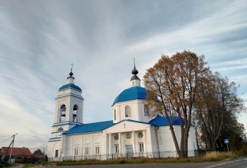 Храм Тихвинской иконы Божией Матери в селе Выпуково