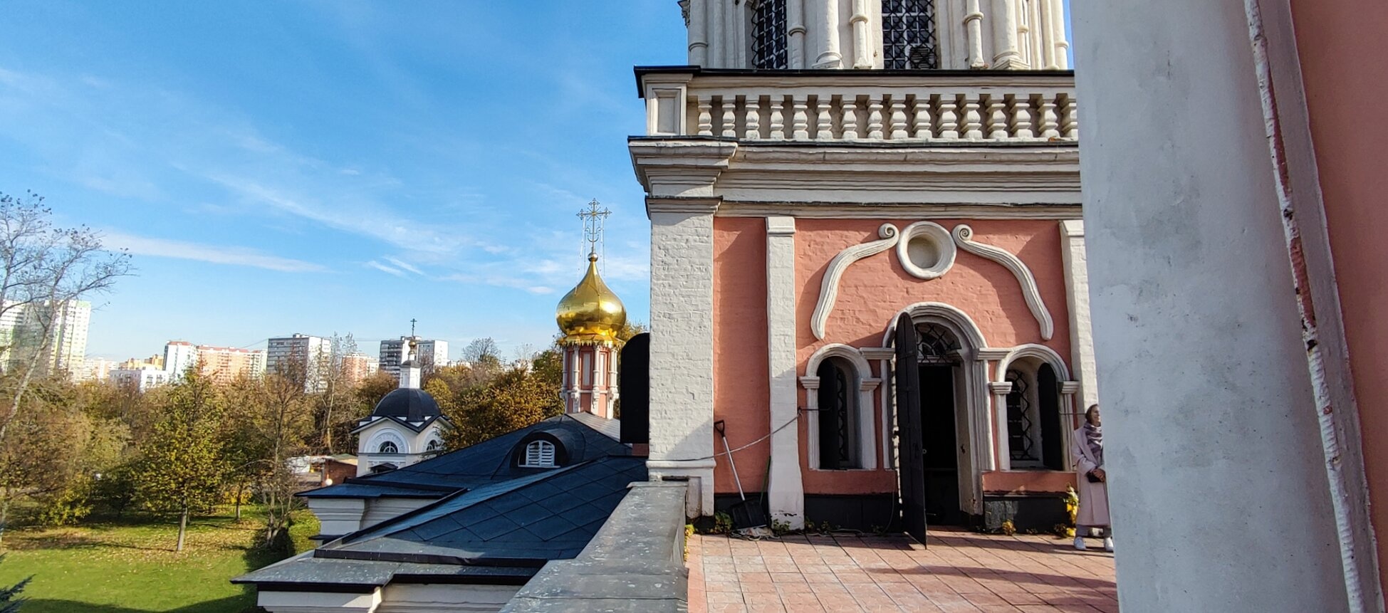 Храм Троицы Живоначальной в Свиблове - вид с колокольни