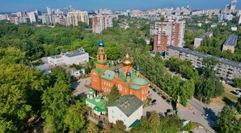 Храм преподобного Серафима Саровского в Екатеринбурге с высоты птичьего полёта