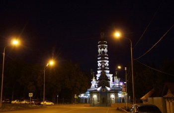Храм Рождества Пресвятой Богородицы в Уфе в ночной подсветке