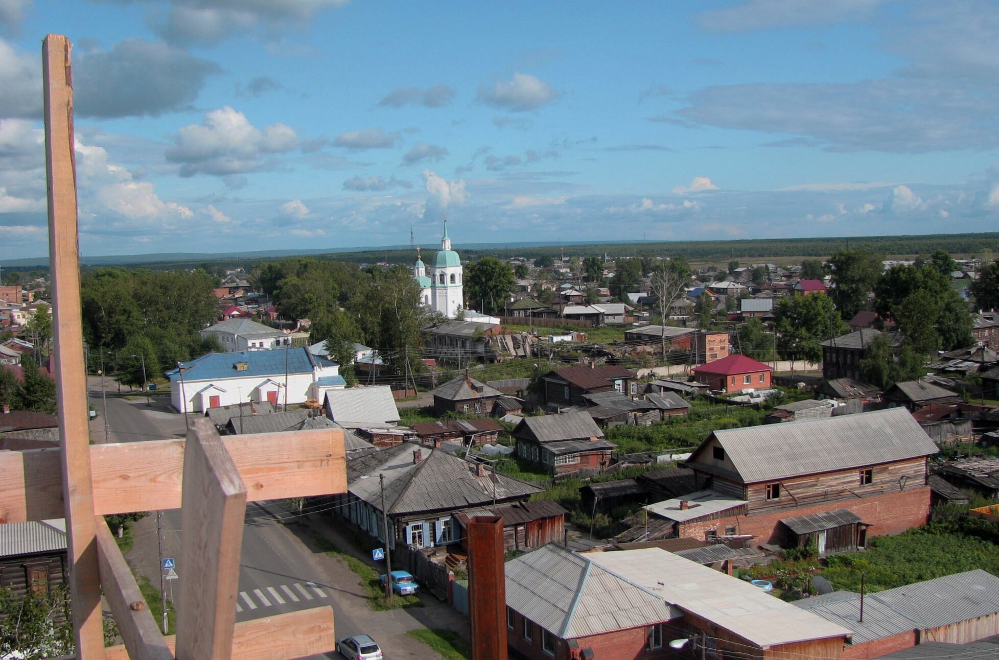 Вид сверху на Спасо-Преображенский мужской монастырь в Енисейске
