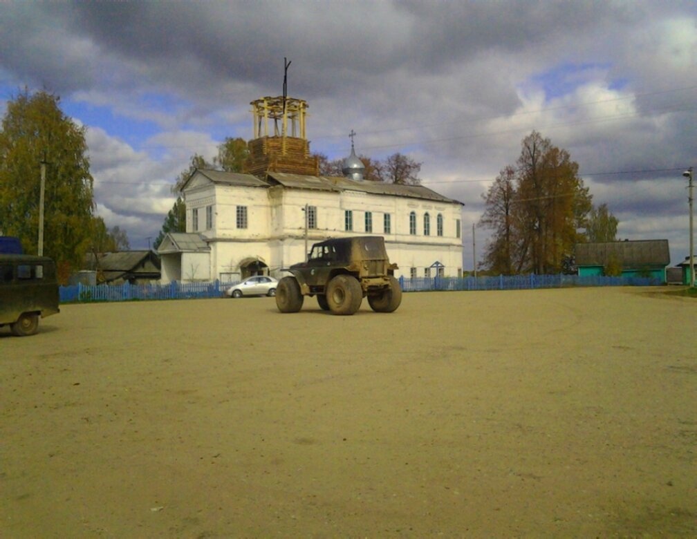 Храм святых апостолов Петра и Павла в селе Боговарово