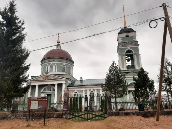 Троице-Георгиевская церковь в селе Озерёво