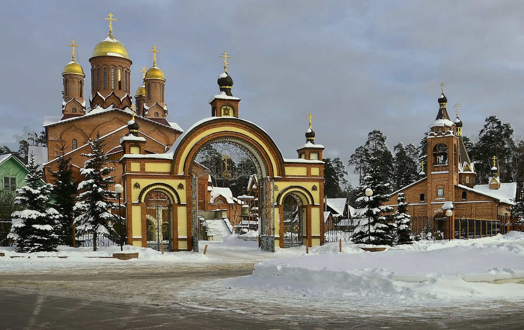 Храм Святых Апостолов Петра и Павла в Ильинском