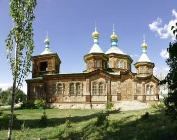 Свято-Троицкий собор в Караколе — православная святыня у подножия Тянь-Шаня