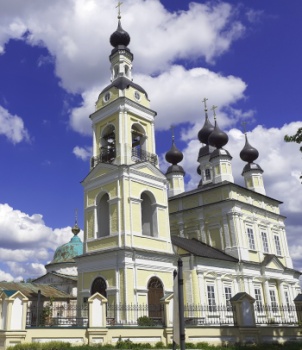 Троицкая церковь в Плёсе - православный храм на Волге