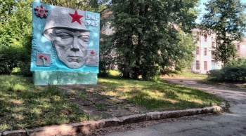 Церковь Успения Пресвятой Богородицы в Узловой с памятником воинской славы