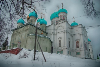 Покровский Авраамиево-Городецкий монастырь в зимнем убранстве
