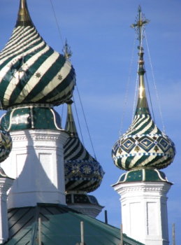 Троицкая церковь в Холуе: архитектура и история храма