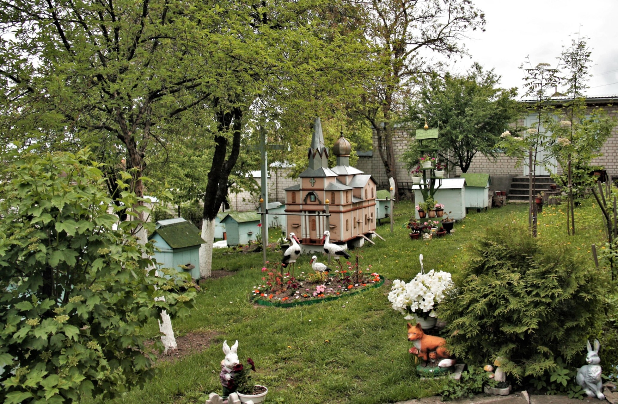 Пасечный двор Свято-Троицкого ставропигиального женского монастыря в Кореце