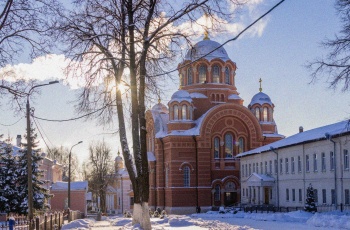 Никольский собор Покровского Хотькова монастыря в зимнем убранстве