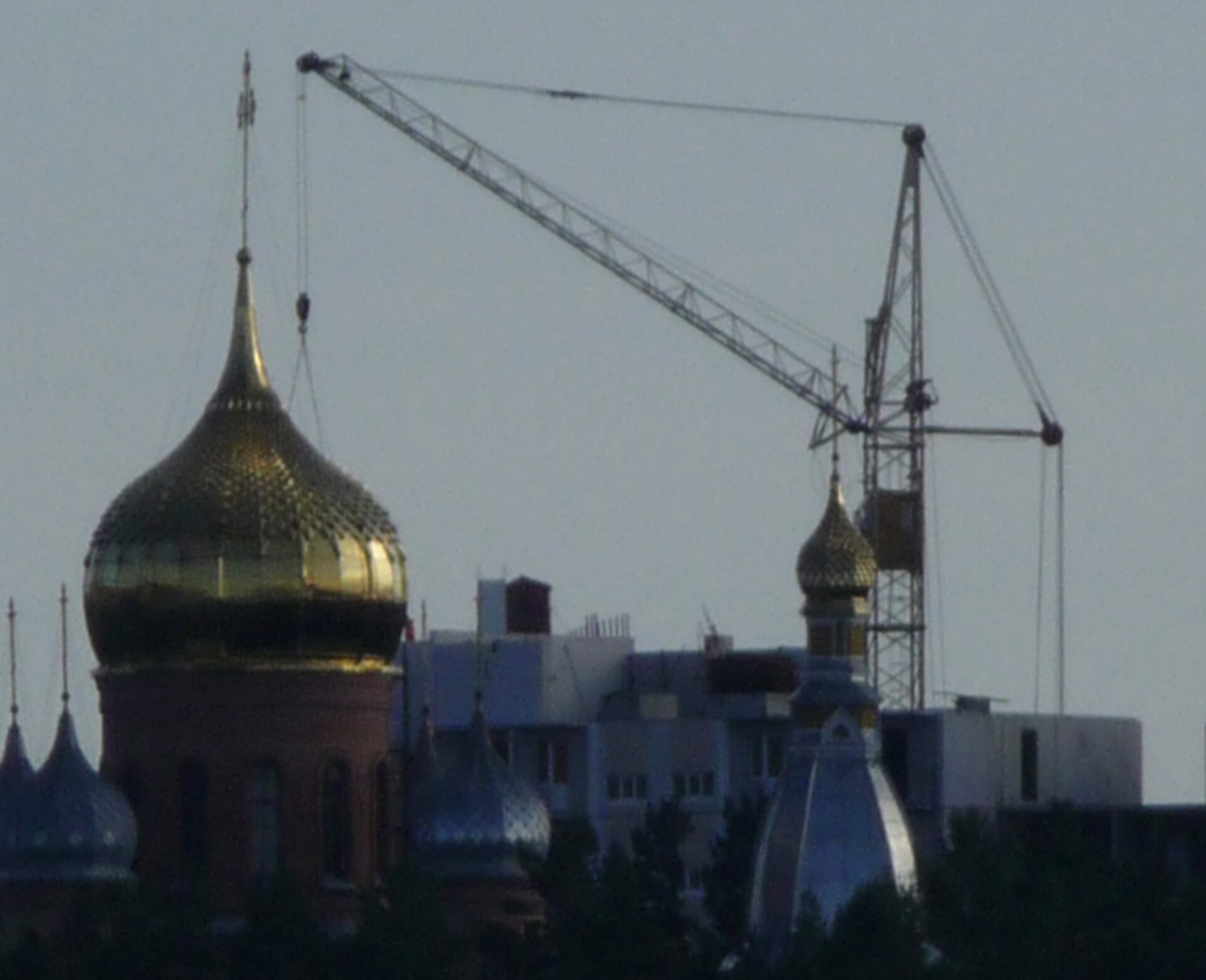Золотой купол храма Михаила Архангела в Железногорске