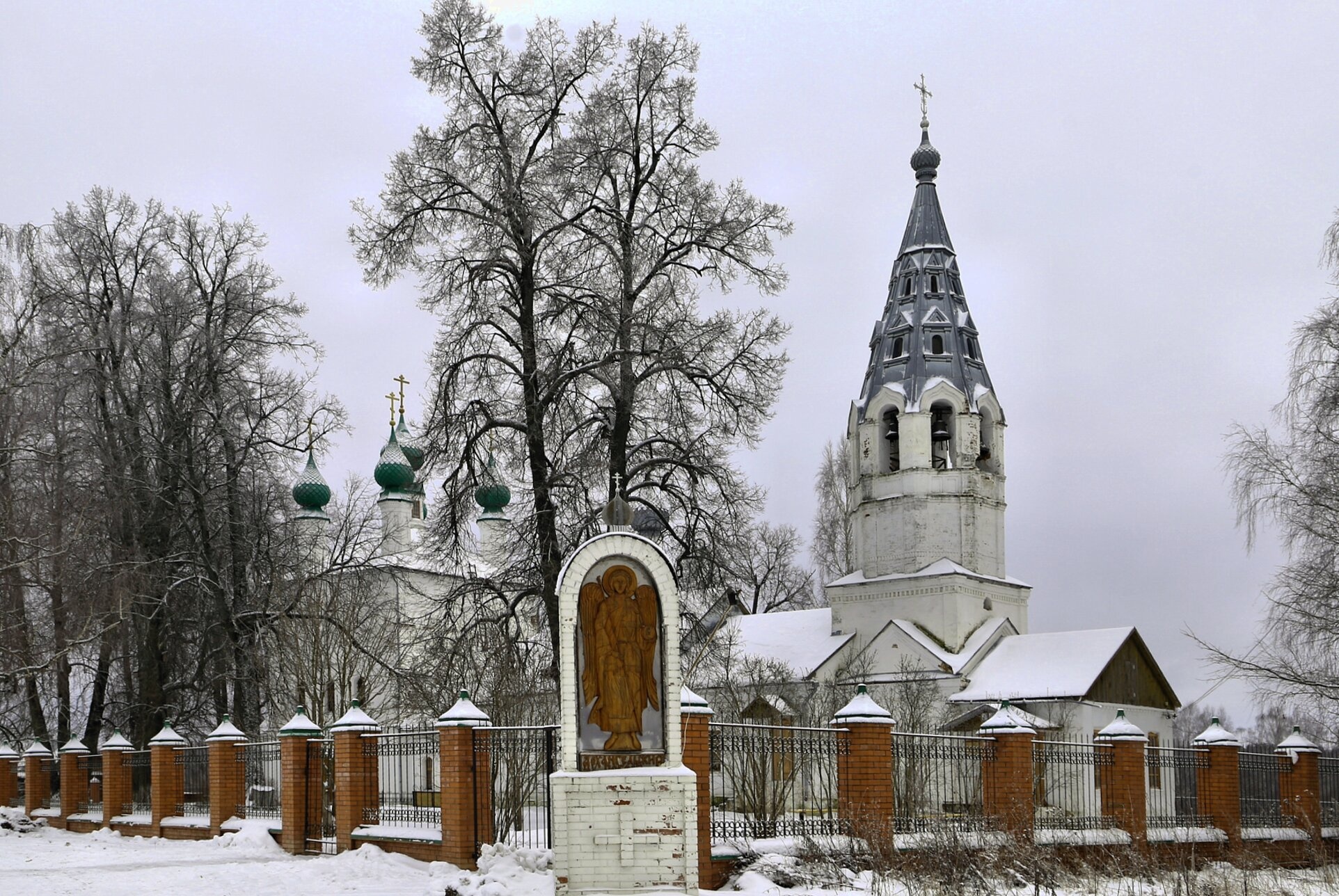 Церковь Пятницкая (Вознесенская) в селе Введеньё - зимняя фотография