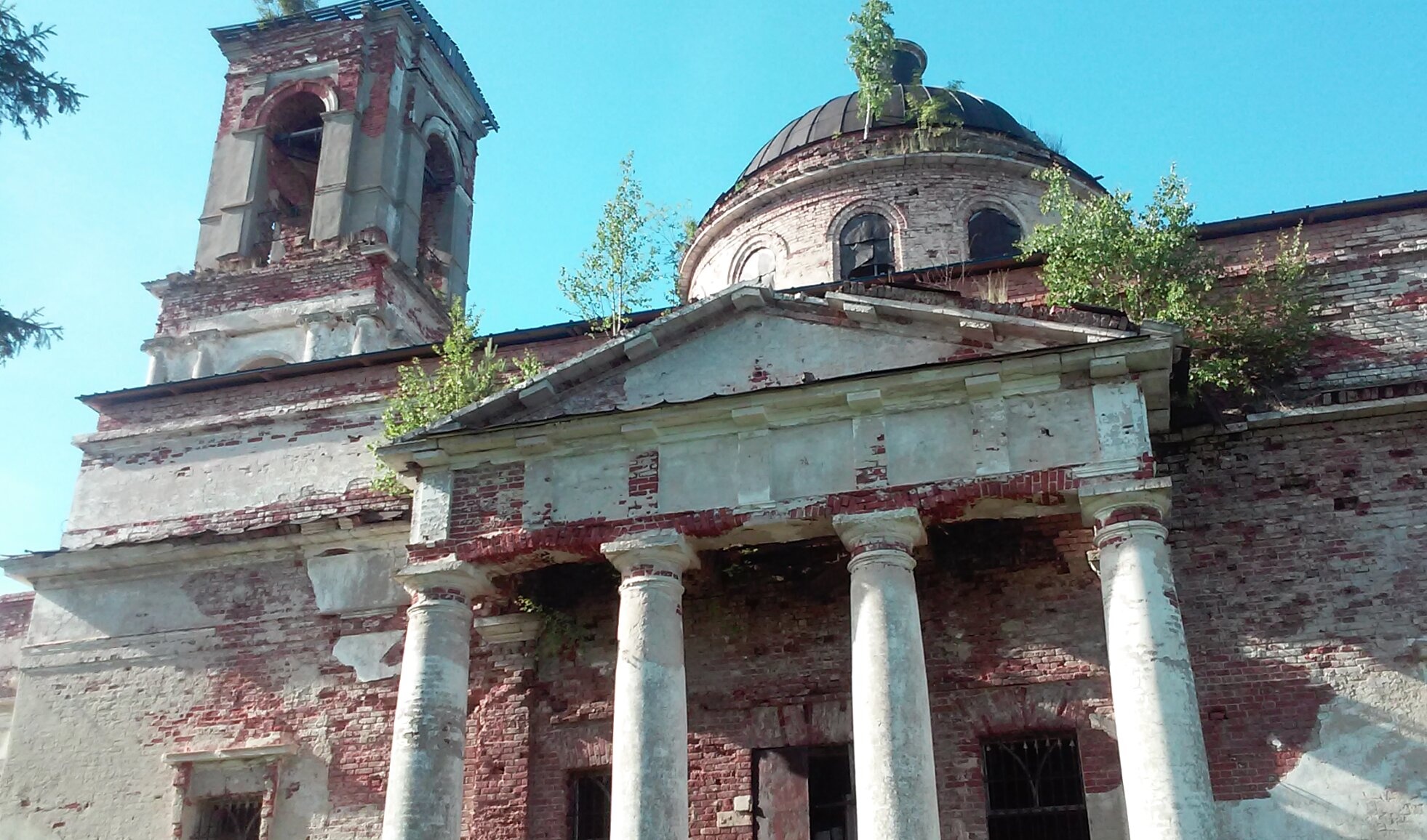Троицкая церковь в селе Микшино - памятник православной архитектуры