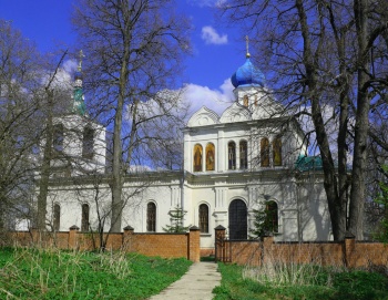 Храм Святителя Николая Чудотворца в селе Оболенское